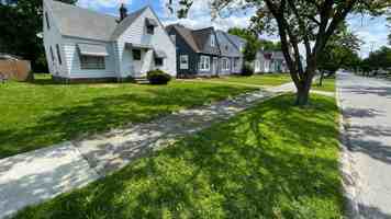 featured image of 6124 Traymore Ave