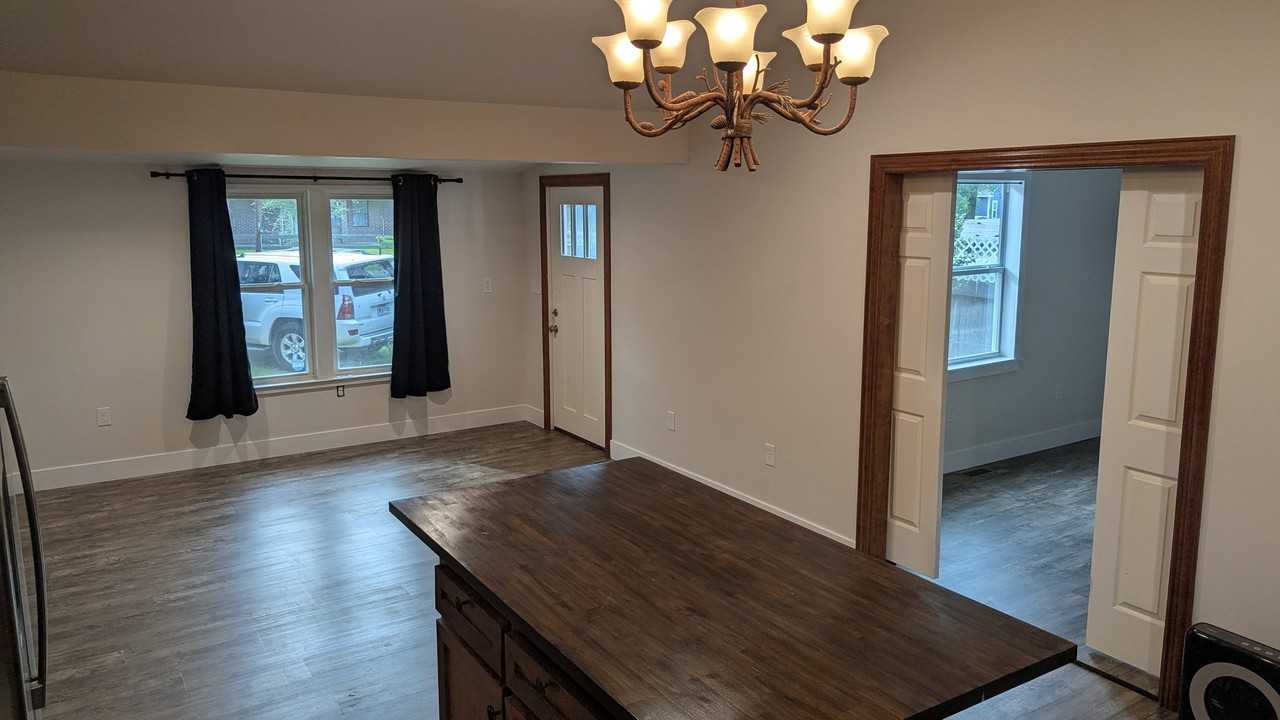 1003 Crystal River Rd - Photo 4 of 10