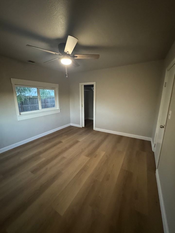 134 Almond Ave - Photo 5 of 8