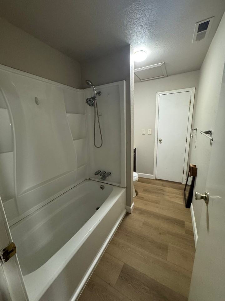 134 Almond Ave - Photo 7 of 8