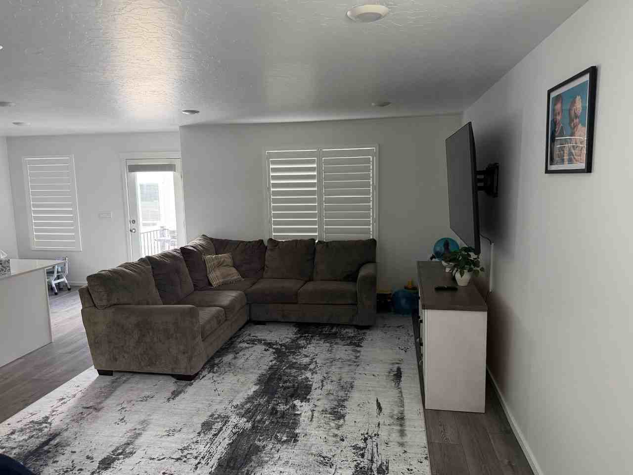3826 S Landmark Ln - Photo 2 of 17