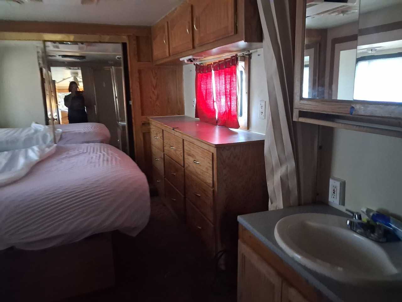 200 N Circle Dr - Photo 2 of 5