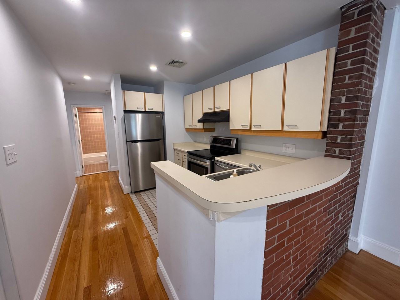 40 Worcester Sq #6 - Photo 2 of 13