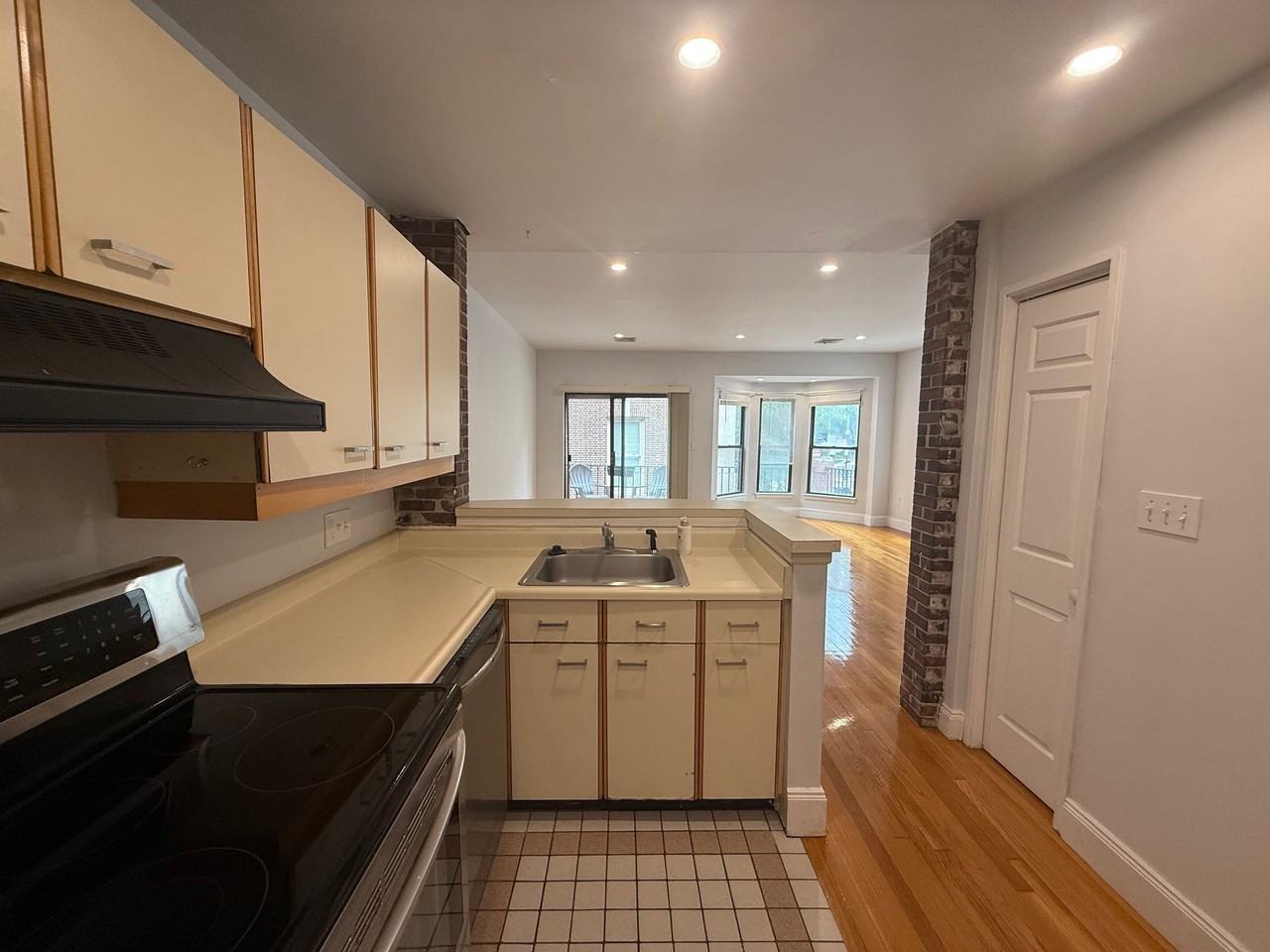 40 Worcester Sq #6 - Photo 5 of 13