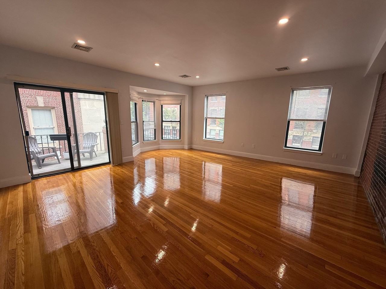 40 Worcester Sq #6 - Photo 6 of 13