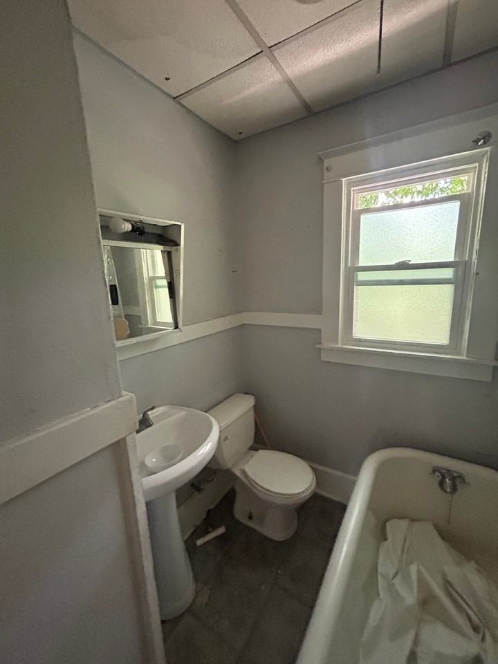 7000 Florence Pl - Photo 4 of 12