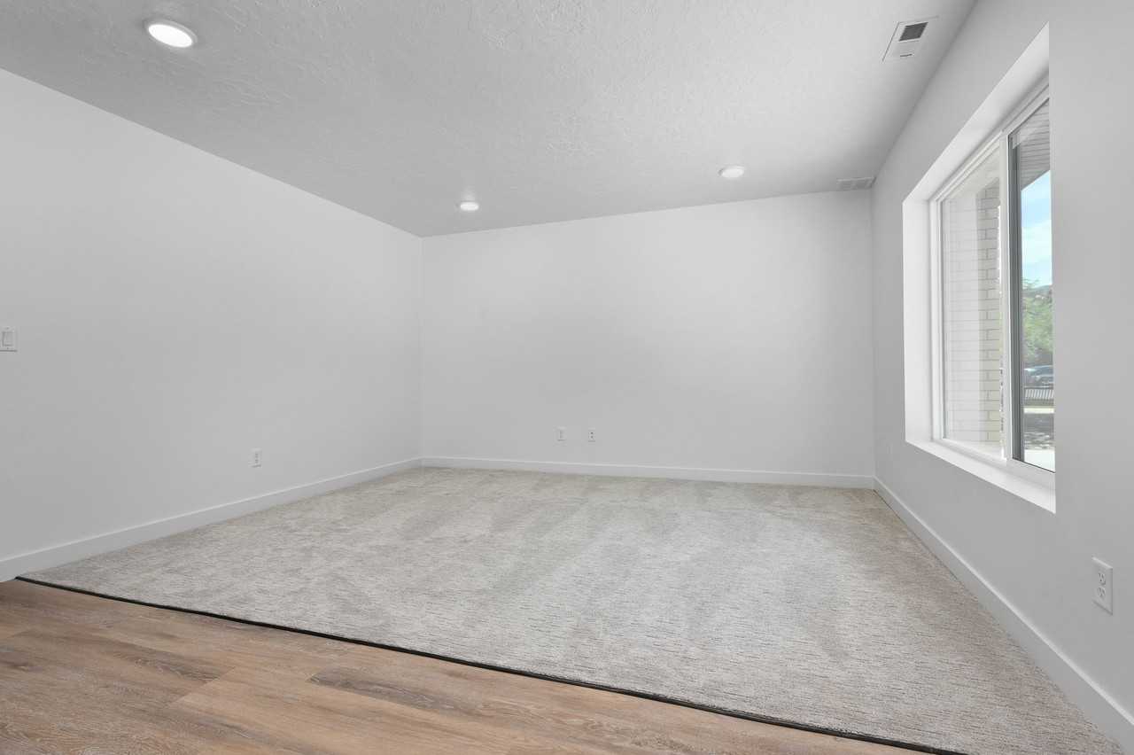 567 Northwest #149 - Photo 5 of 13
