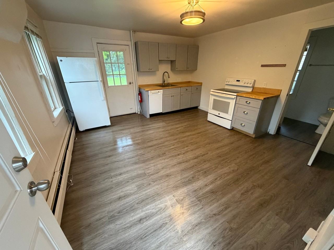 24 Hall St #A - Photo 3 of 19