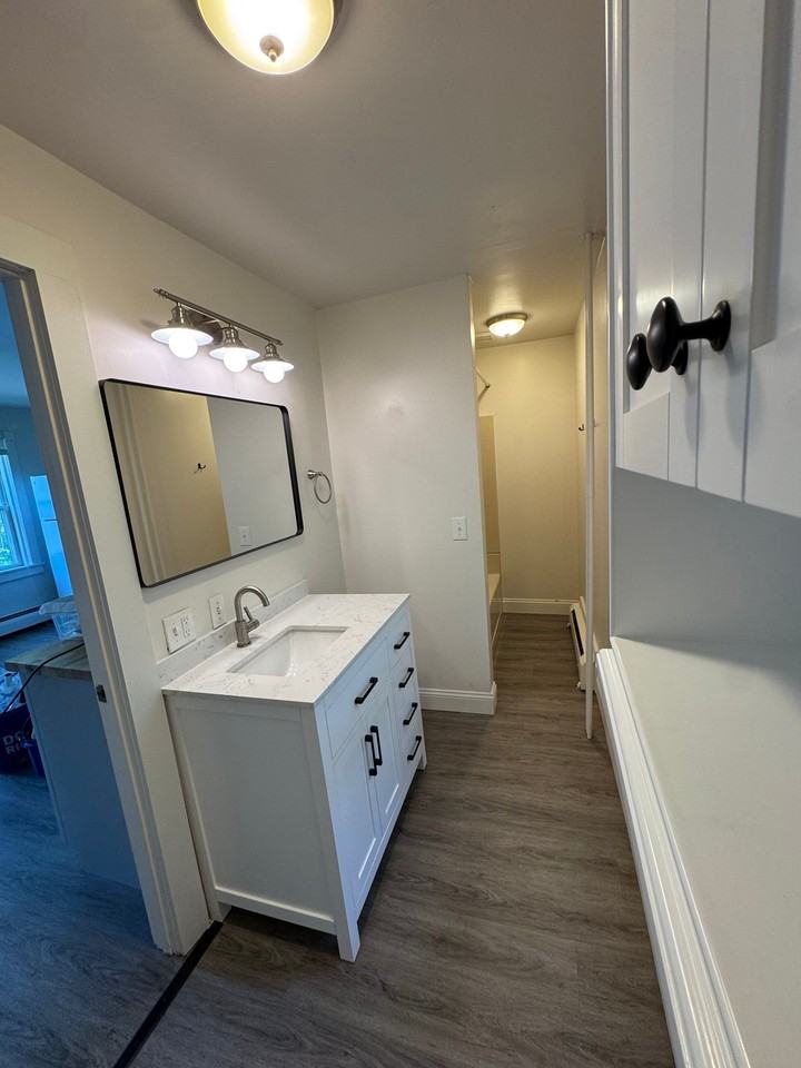 24 Hall St #A - Photo 7 of 19