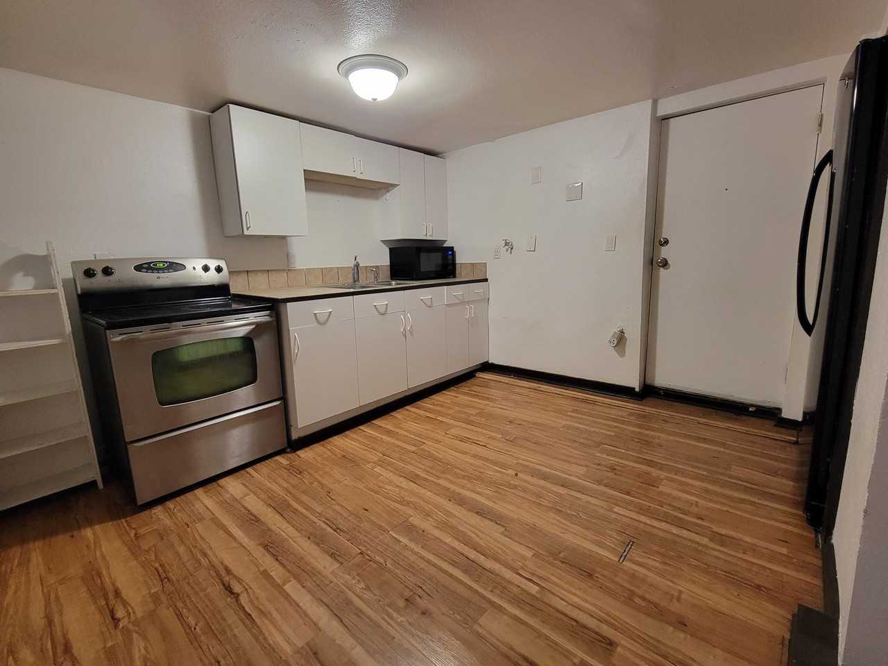 5032 35th Ave Sw #B - Photo 4 of 9