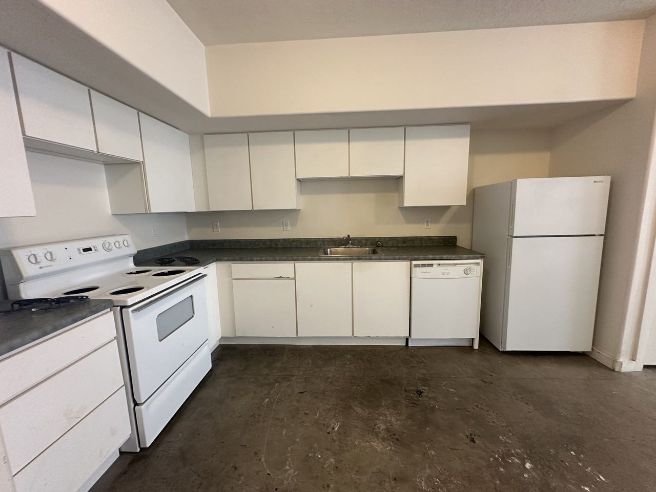 938 S Washington St #105 - Photo 4 of 7