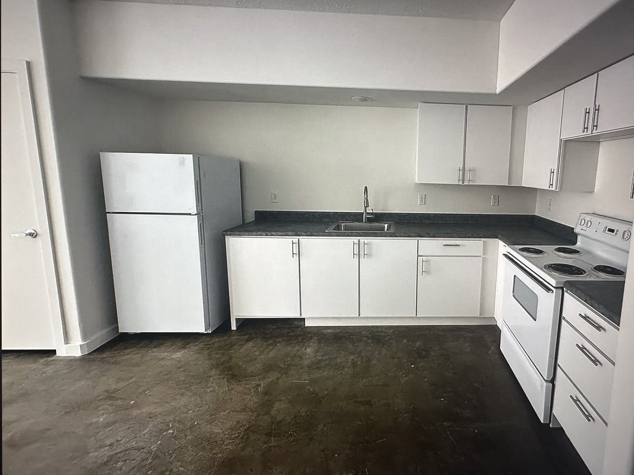938 S Washington St #106 - Photo 3 of 6