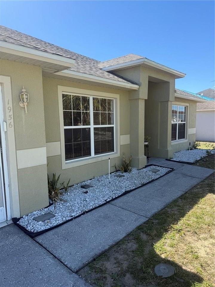 1956 Myakka Ct - Photo 3 of 11