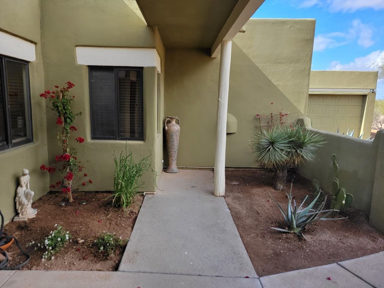 6105 E Lowden Rd - Photo 2 of 22