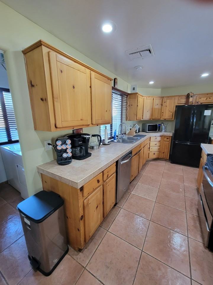 6105 E Lowden Rd - Photo 6 of 22