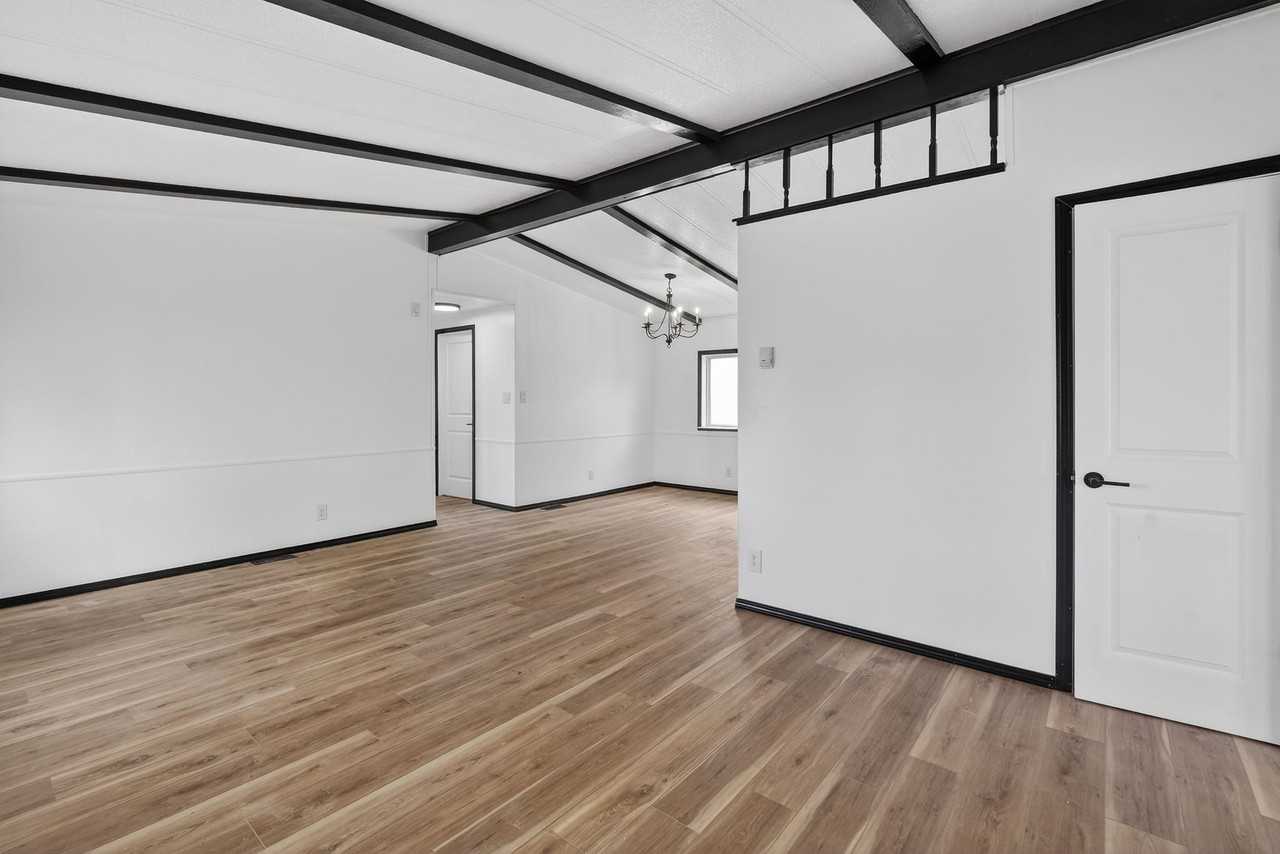 228 Mckinley St - Photo 4 of 20