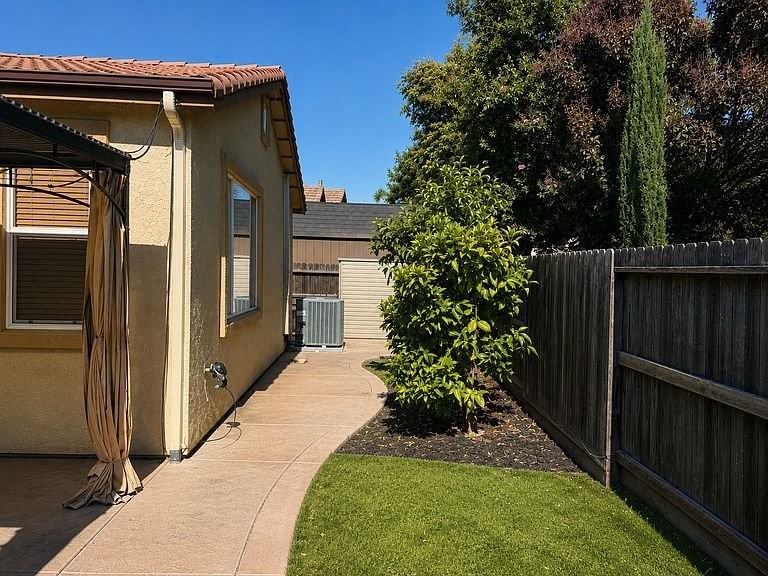 1482 Moonbeam Way - Photo 2 of 16