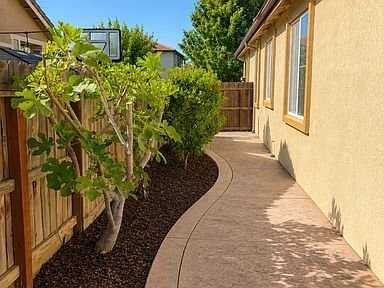 1482 Moonbeam Way - Photo 3 of 16