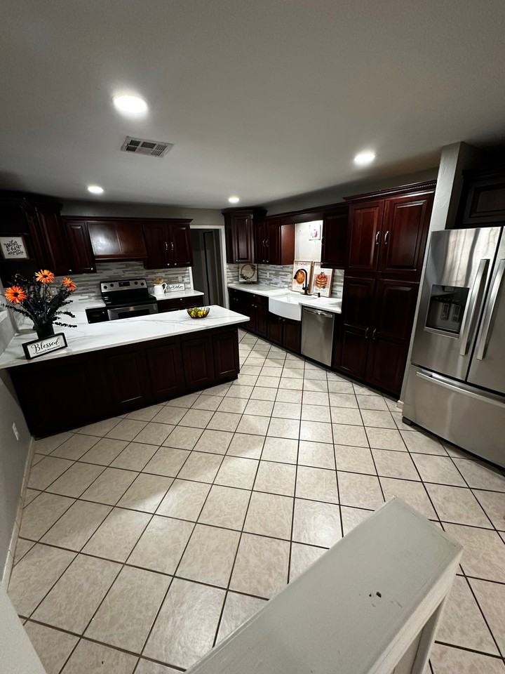 5108 Nw 19th Ter - Photo 6 of 26