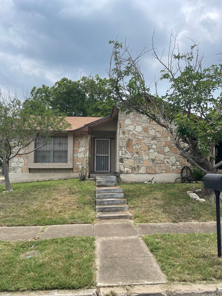 11630 Spring Trail St - Photo 2 of 20
