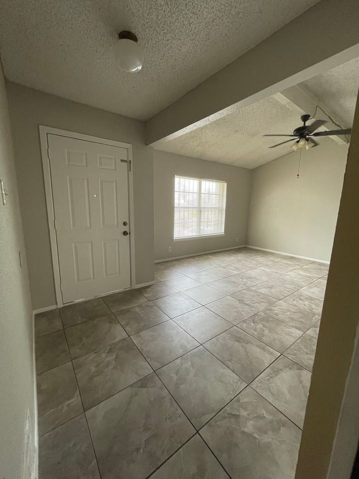 11630 Spring Trail St - Photo 4 of 20