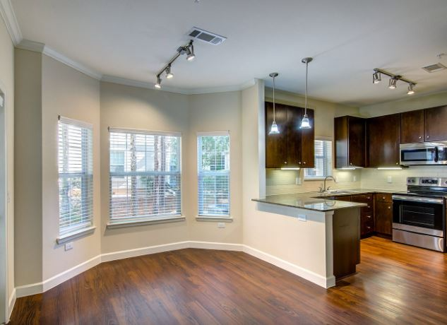 2951 N Loopwest - Photo 2 of 5