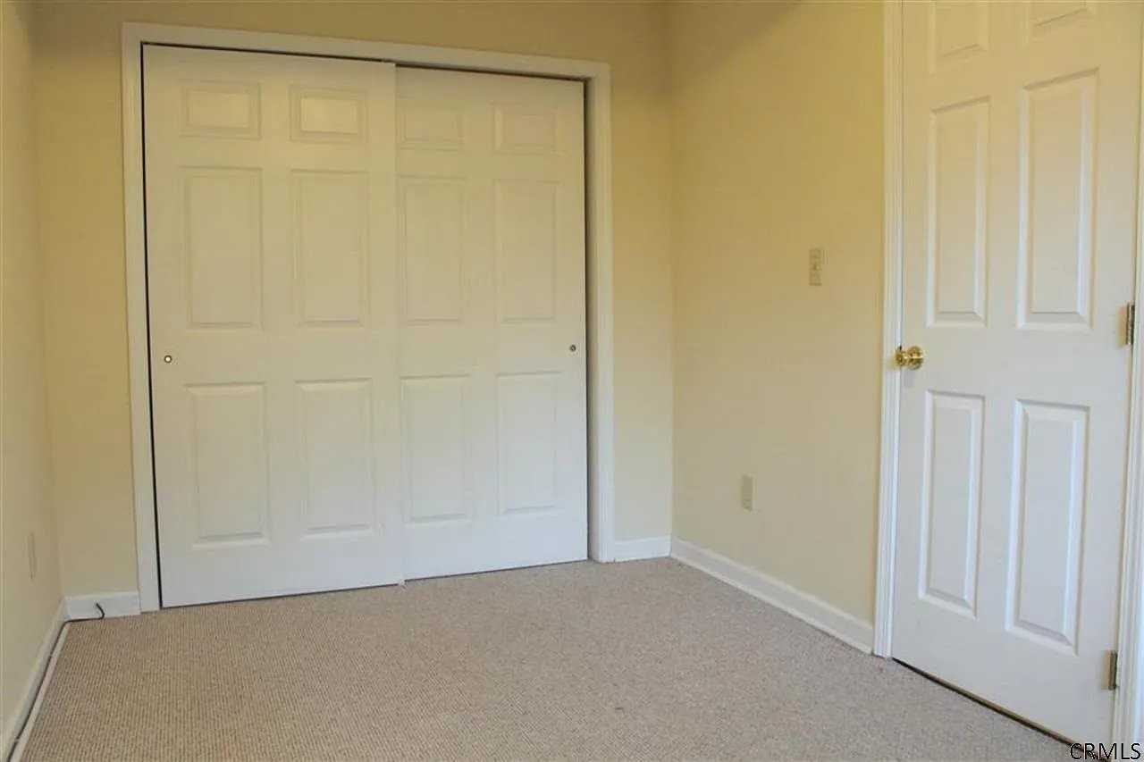 1325 Union St - Photo 4 of 5