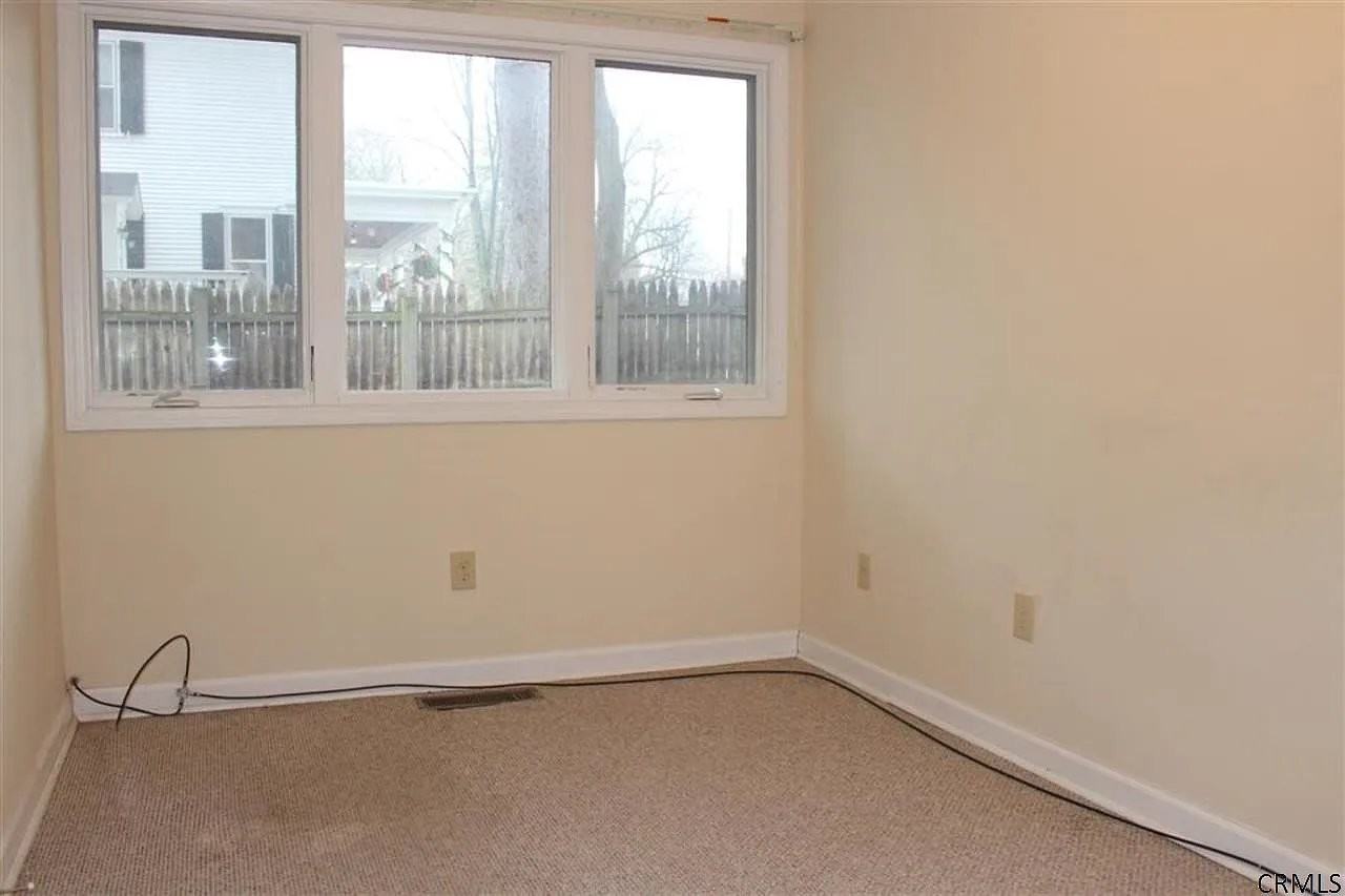 1325 Union St - Photo 5 of 5