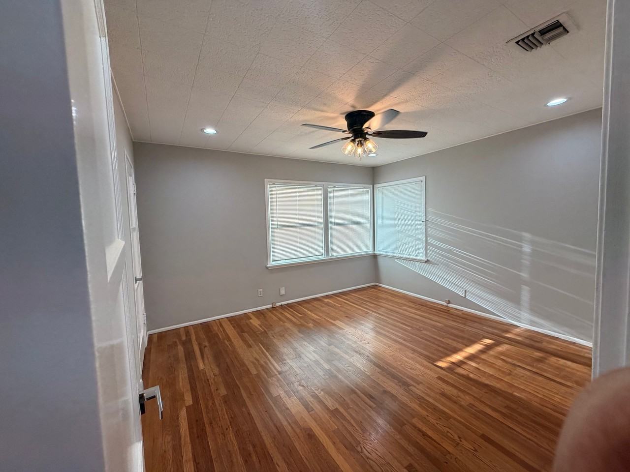 2404 Wetherhead Dr - Photo 7 of 20