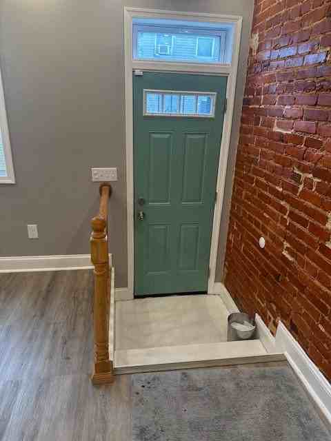 703 N Port St - Photo 2 of 20