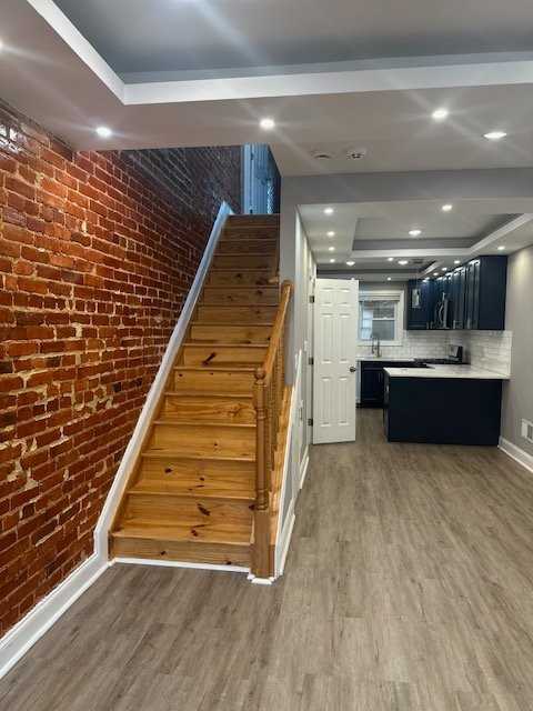 703 N Port St - Photo 4 of 20