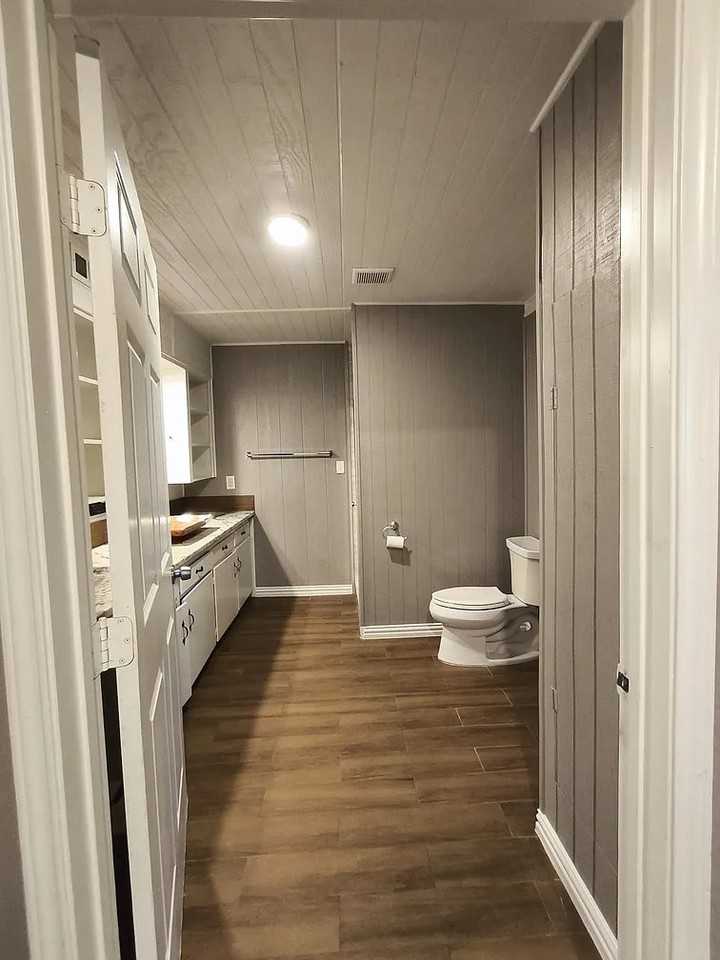 512 Irby Ln - Photo 2 of 14