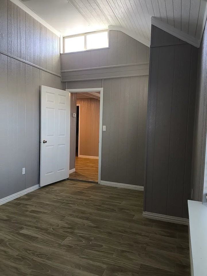 512 Irby Ln - Photo 5 of 14