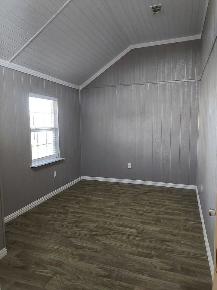 512 Irby Ln - Photo 6 of 14