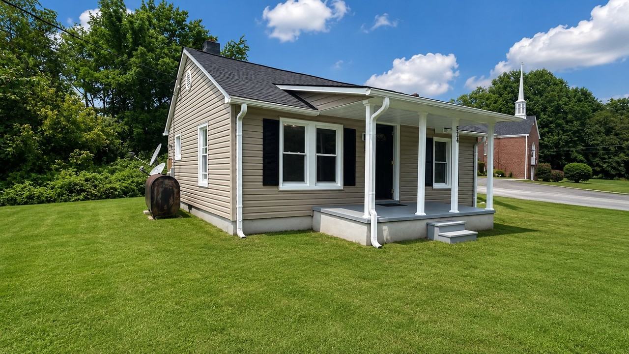 524 Cedarbrook Rd - Photo 2 of 10
