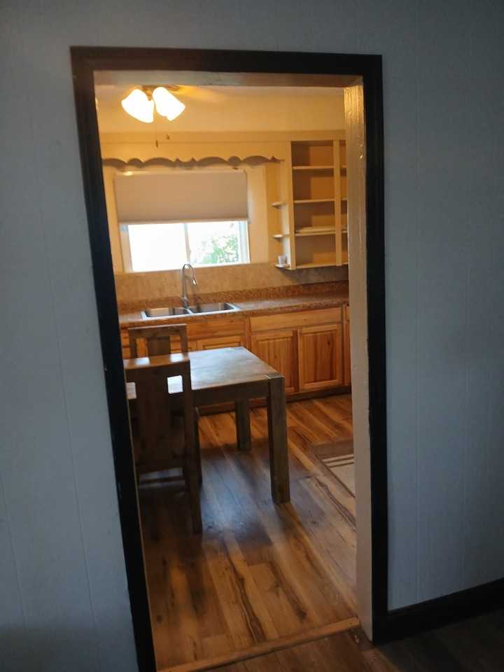 935 S Morgan Ave - Photo 5 of 11