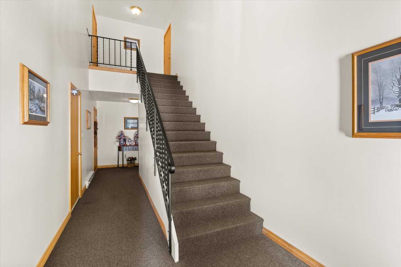 2427 Reynolds Manor Dr - Photo 3 of 18