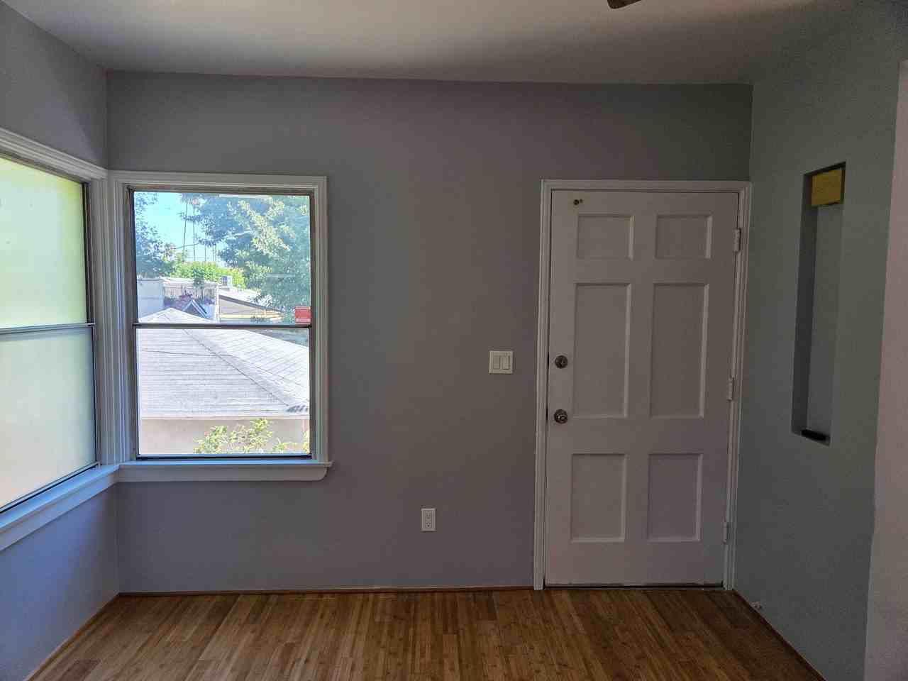 7316 Owensmouth Ave - Photo 2 of 10