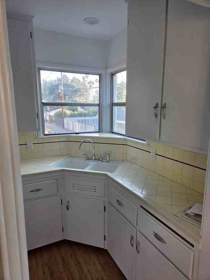 7316 Owensmouth Ave - Photo 3 of 10