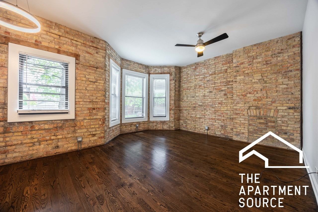 1758 W Montrose Ave #1 - Photo 2 of 19