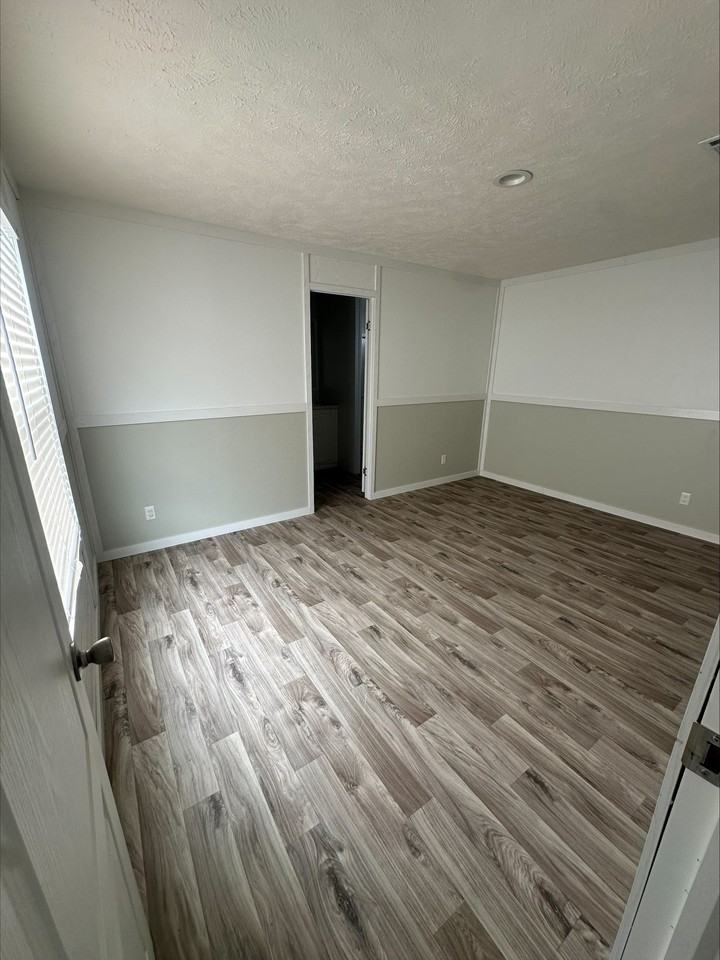 1615 Us #180 - Photo 2 of 4