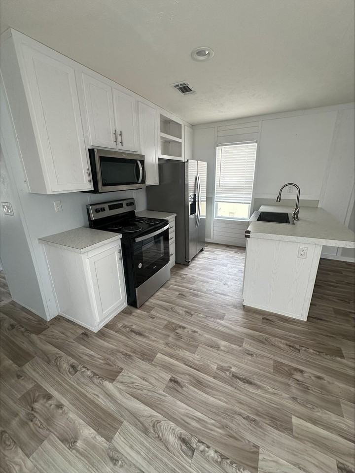 1615 Us #180 - Photo 3 of 4