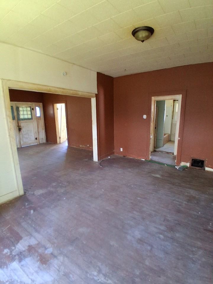 205 E Saint Louis St - Photo 6 of 7