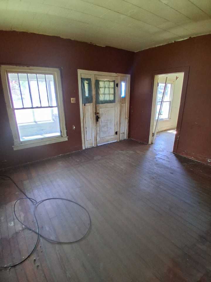 205 E Saint Louis St - Photo 7 of 7
