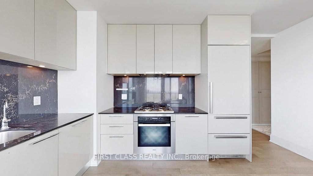 50 Charles Street East - Photo 3