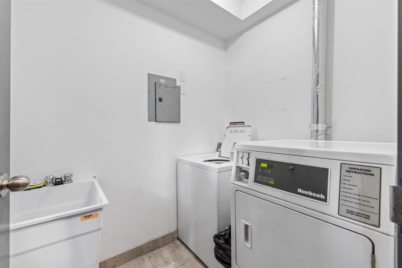 1989 Yonge Street #100 - Photo 6 of 19