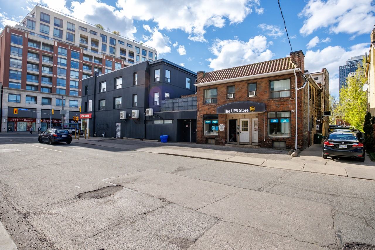 1989 Yonge Street #100 - Photo 3 of 19
