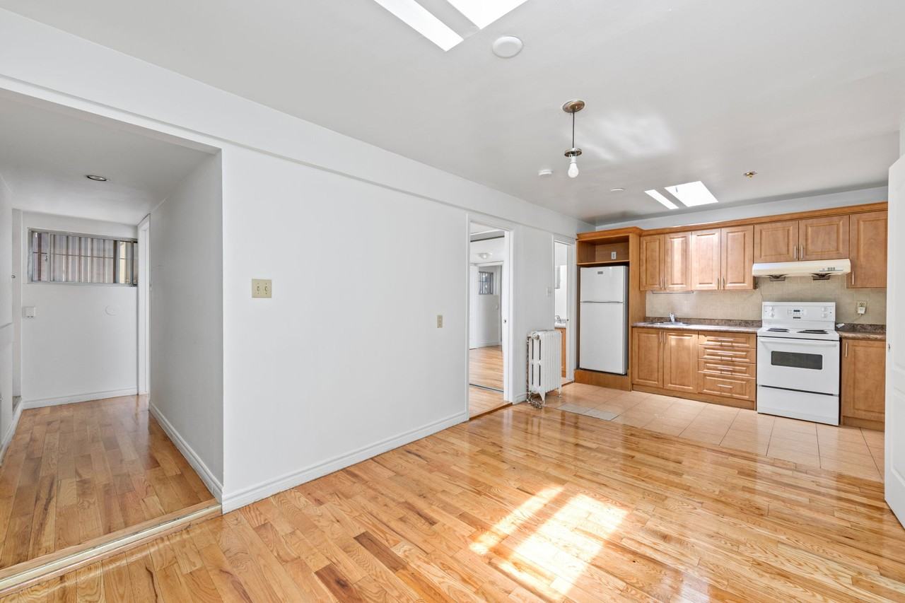 1989 Yonge Street #100 - Photo 7 of 19