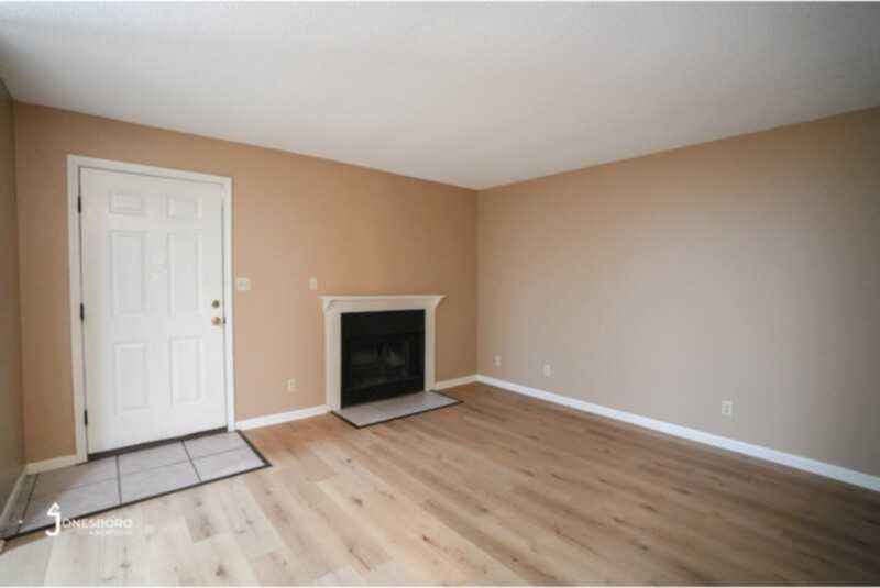 2115 W Nettleton Ave - Photo 2 of 15