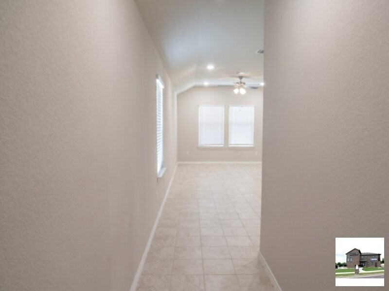 1210 Lindsey Dr - Photo 2 of 19